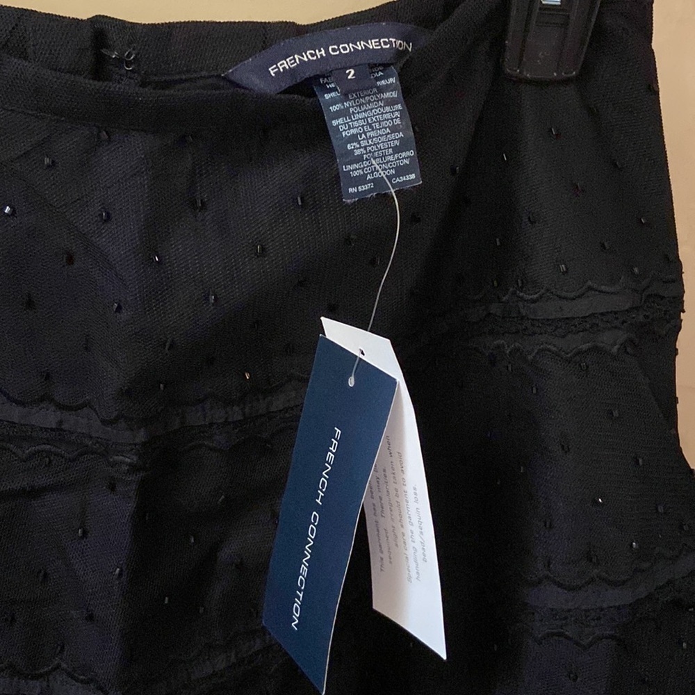Sz 2 NWT French Connection Black A-Line Scallop Edge Mesh Lace Beaded Knee Skirt - Picture 3 of 5